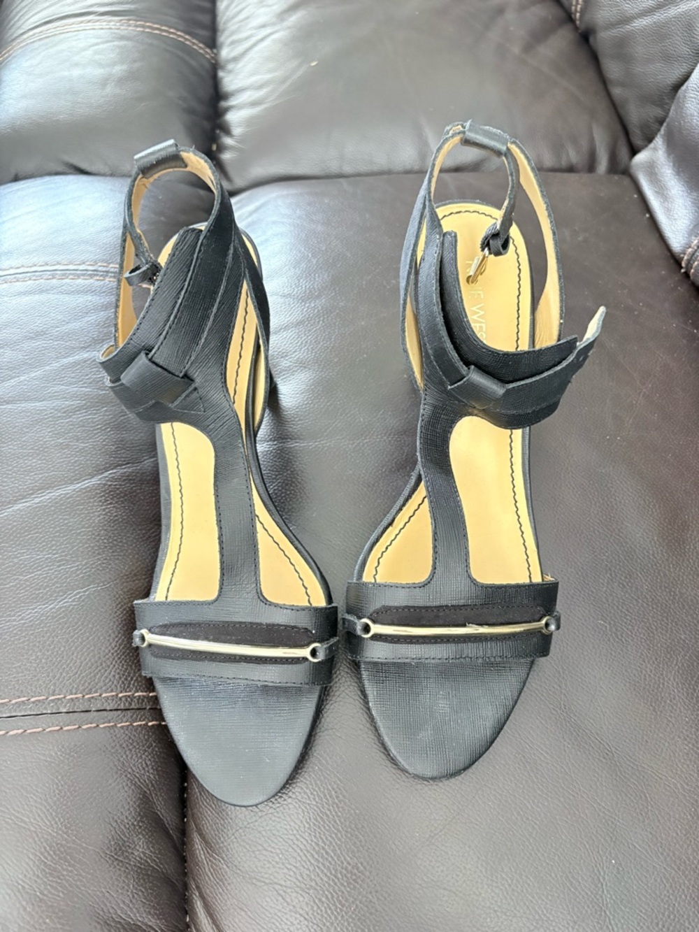 Black T-Strap Women’s Sandals - Brand: Unknown